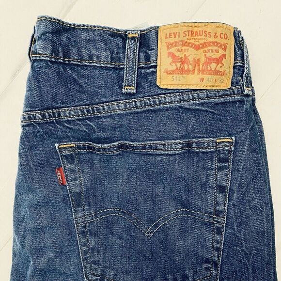 Levi's 541 Jeans Straight Leg Blue Denim Mens 40x32 Classic Medium Dark Wash - Picture 1 of 16